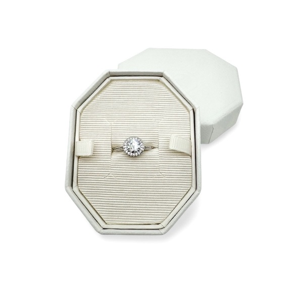 Swarovski Una Angelic Ring Halo Solitaire with Pave Crystals Size 7 - Picture 9 of 14